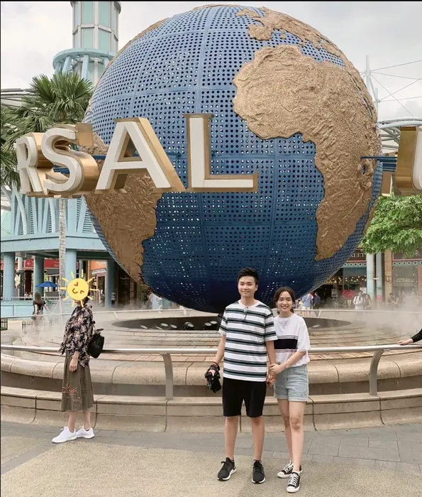 Khải và Phương ở Universal Studios